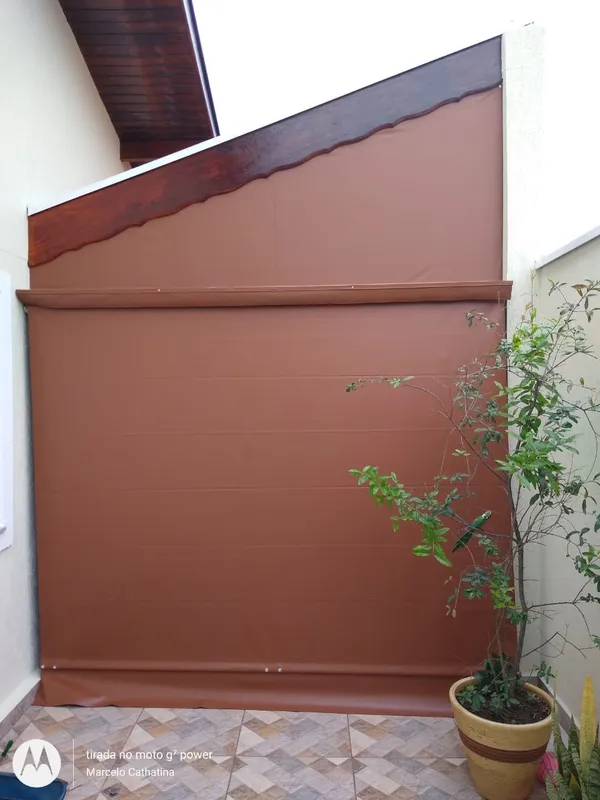 Instalação de toldo cortina em residência